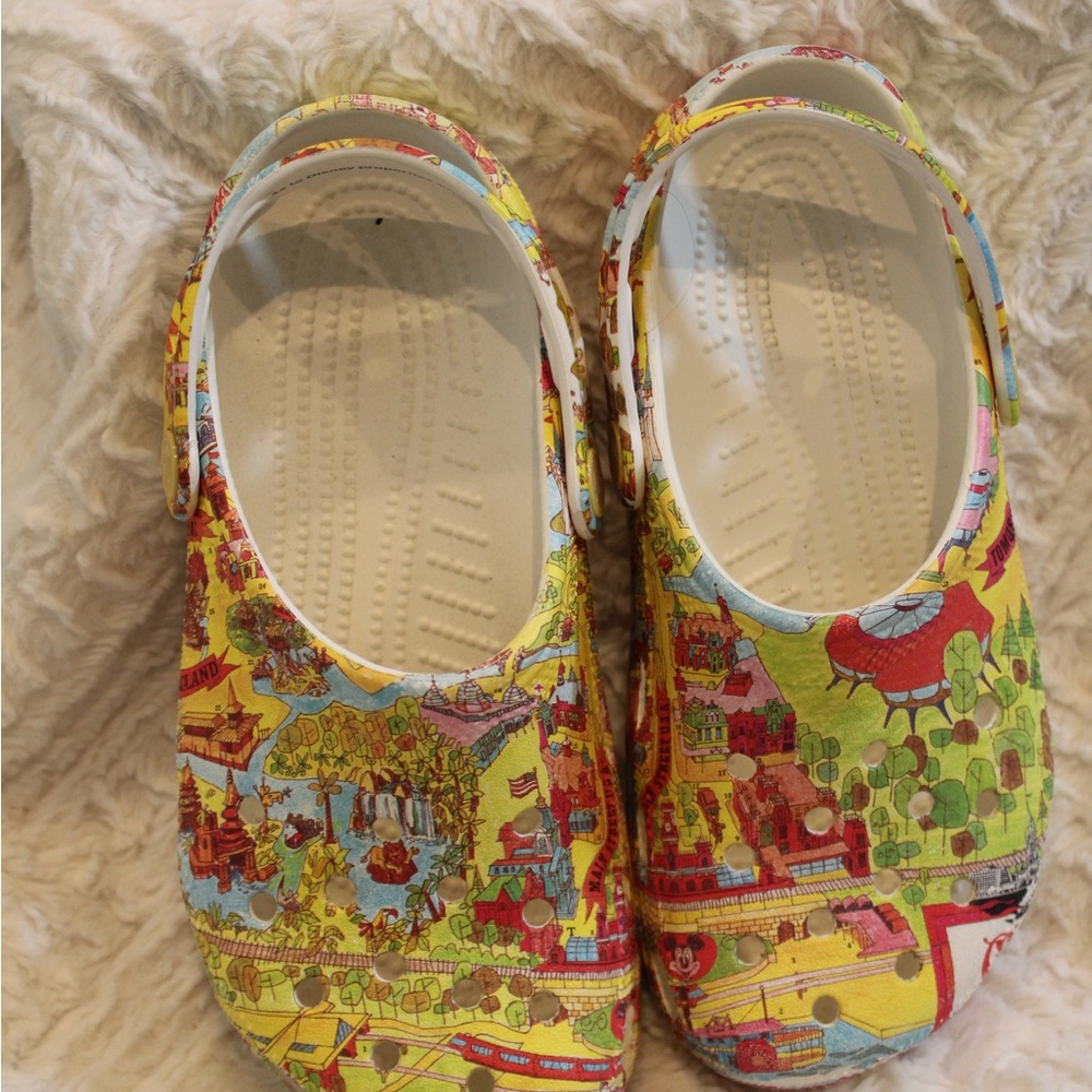 Disney Parks 50th Anniversary Vault Collection Parks Map Crocs M4/W6 - Picture 3 of 9